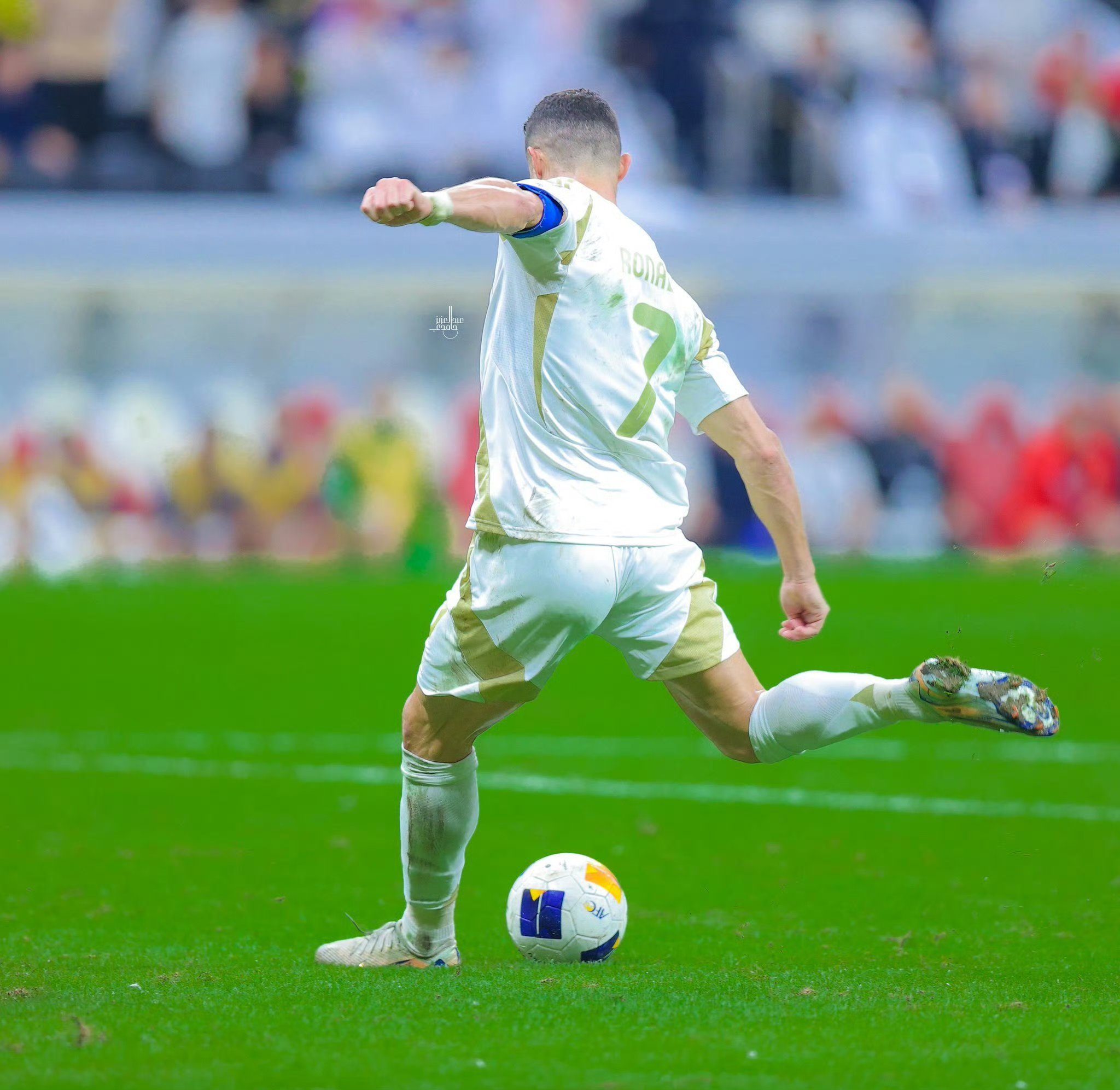 亚冠比赛展现出激烈的竞争和激情 亚冠比赛展现出激烈的竞争和激情