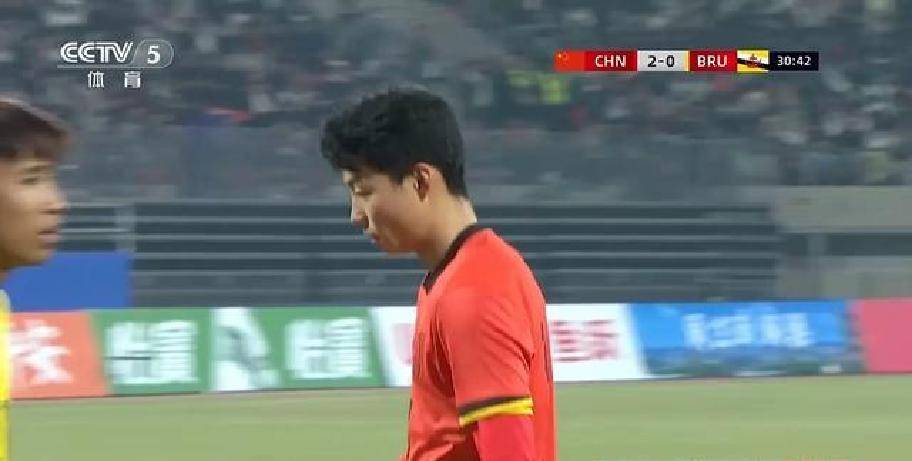 DB官网-关于青岛队主场失利，球员表现低迷，教练组紧急研究战术的信息