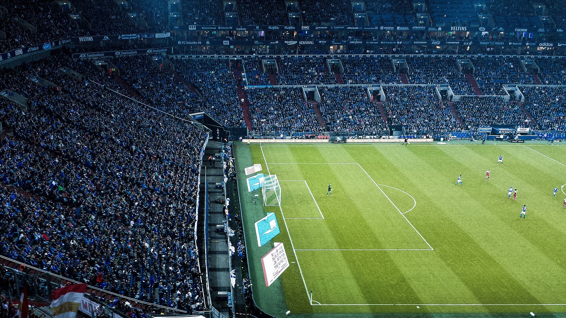 东决关键战焦点战，美国险胜智利，篮球与足球的激情碰撞