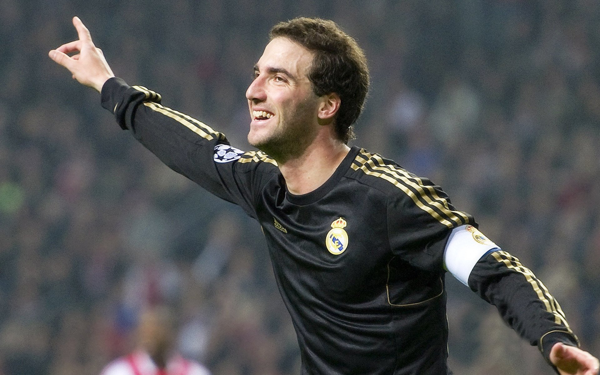 DB官网-构思（由常规到独特）